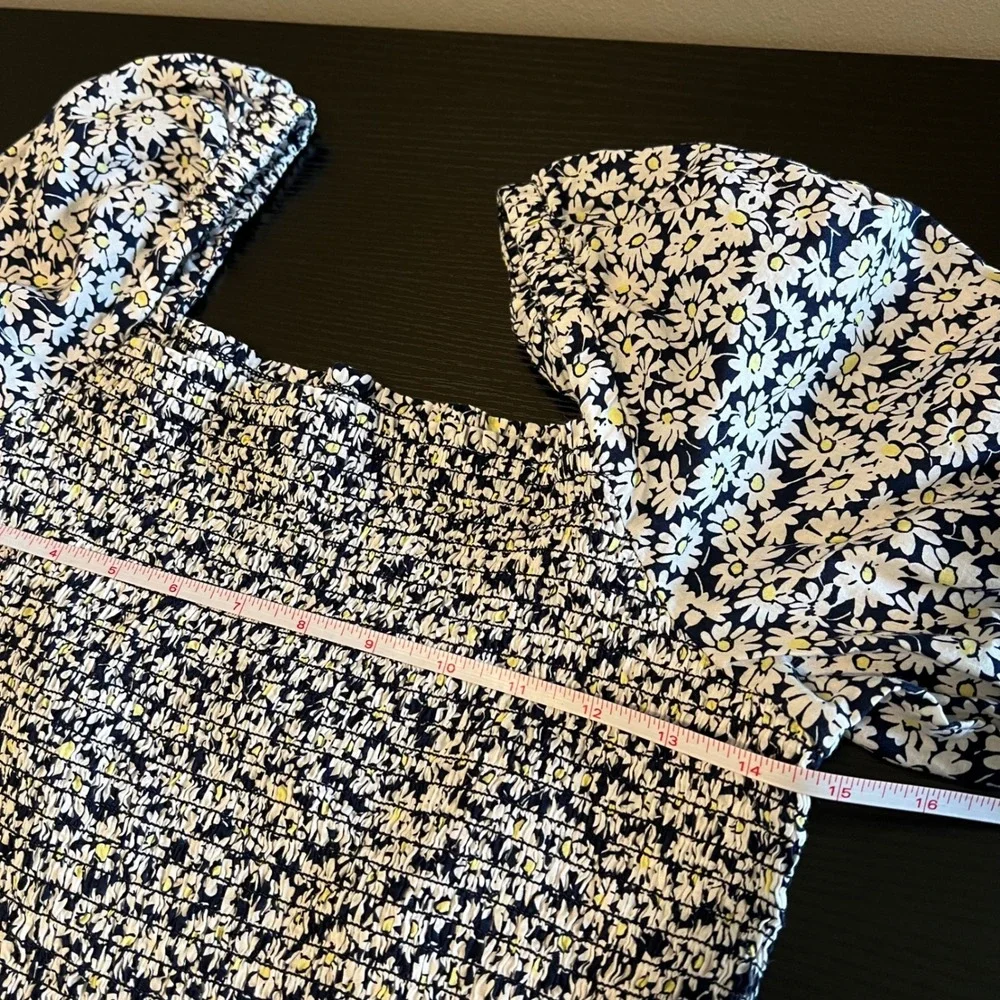 J. Crew Puff Sleeve Smocked Peplum Daisy Floral Top Navy White Cotton Medium